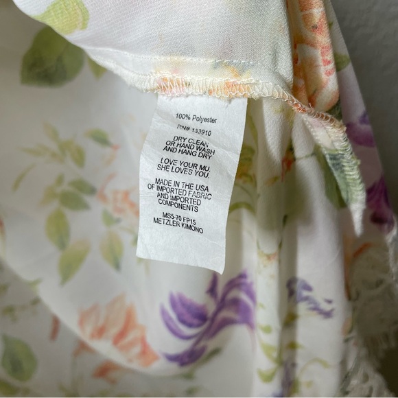 Show Me Your Mumu Metzler Kimono in Flower Press Floral Pattern Embroidered Trim - Picture 13 of 16